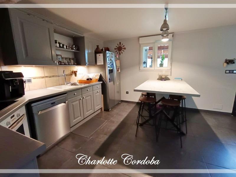 Maison - 140 m² - 5 pièces