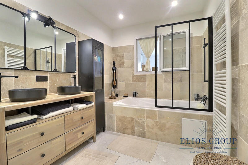 Maison - 167 m² - 6 pièces