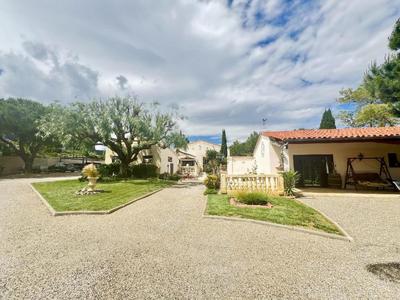 Villa - 207 m² - 6 pièces