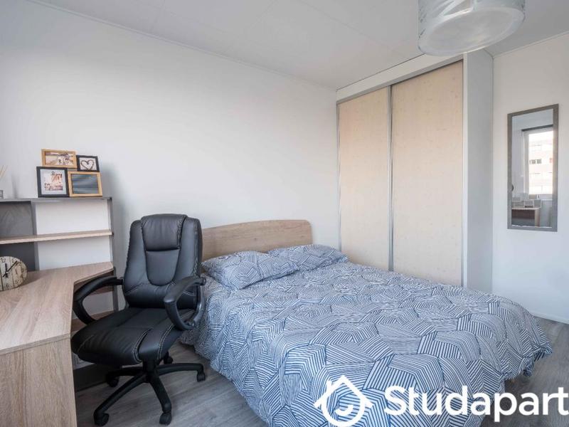 Chambre - 11 m² - 1 pièce