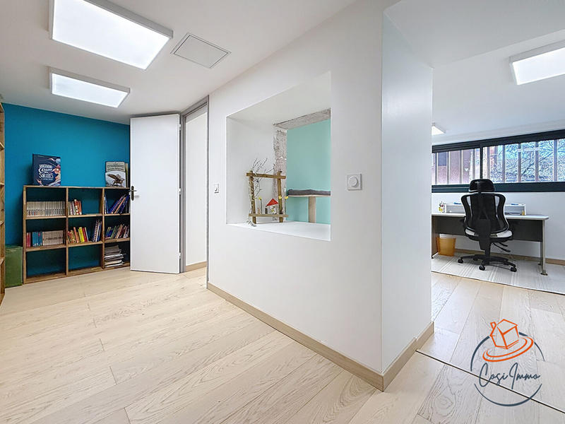 Maison - 367 m² - 9 pièces