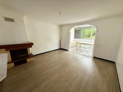 Maison - 90 m² - 6 pièces