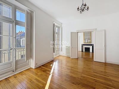 Appartement - 88 m² - 3 pièces