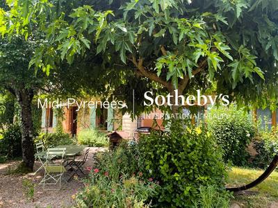 Maison - 185 m² - 9 pièces