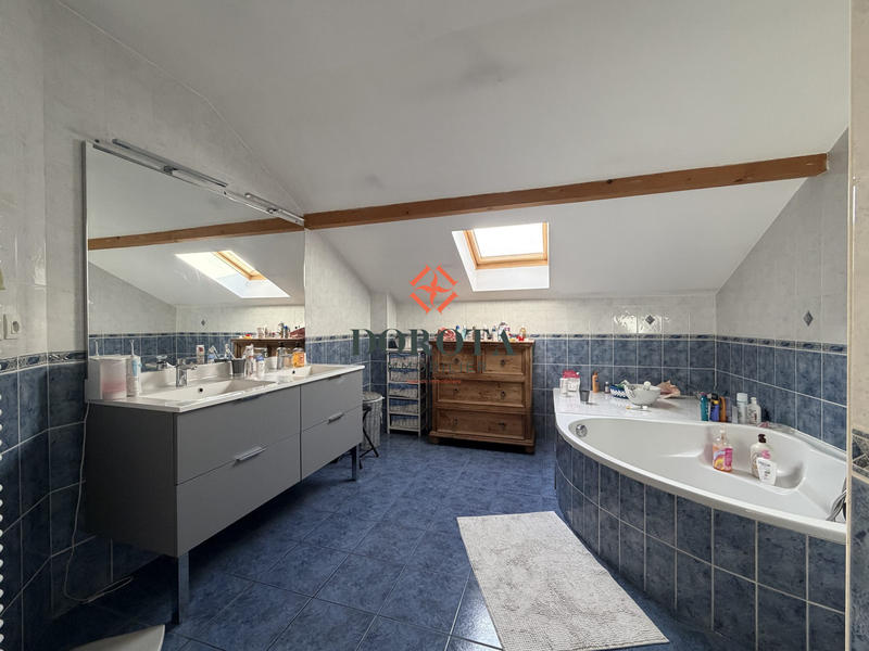 Maison - 164 m² - 5 pièces