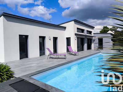 Maison - 121 m² - 5 pièces