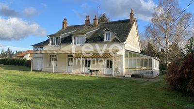 Maison - 221 m² - 11 pièces