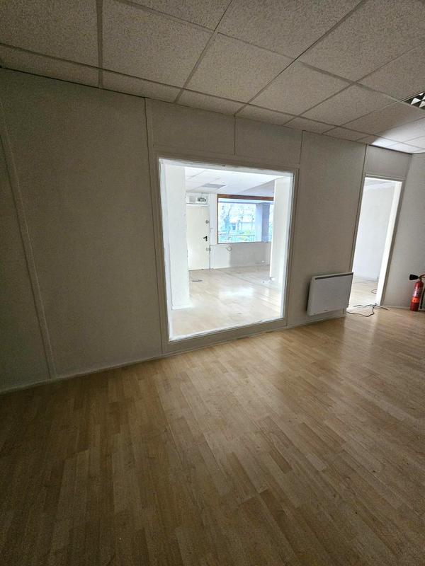 Local commercial - 62 m² - 4 pièces