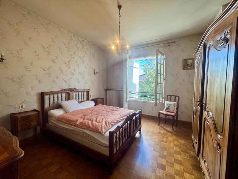 Maison - 182 m² - 7 pièces