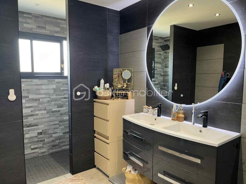 Maison - 121 m² - 5 pièces