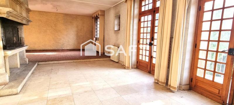 Maison - 236 m² - 8 pièces