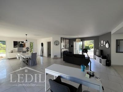 Maison - 164 m² - 5 pièces