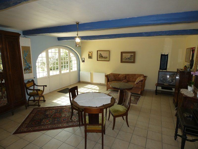 Maison - 468 m² - 12 pièces