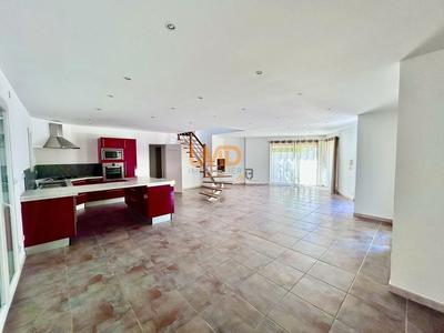 Maison - 150 m² - 5 pièces