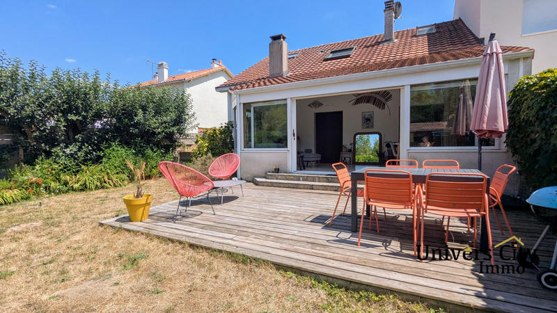 Maison - 158 m² - 8 pièces