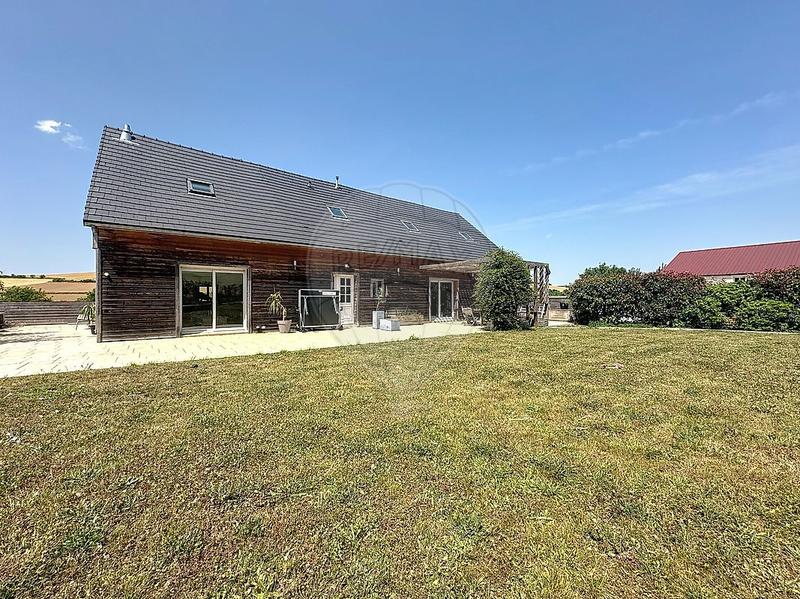 Maison - 368 m² - 12 pièces