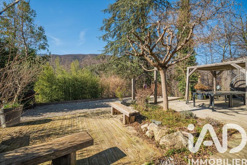 Maison - 177 m² - 6 pièces