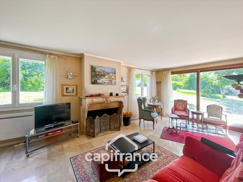 Propriété - 225 m² - 10 pièces