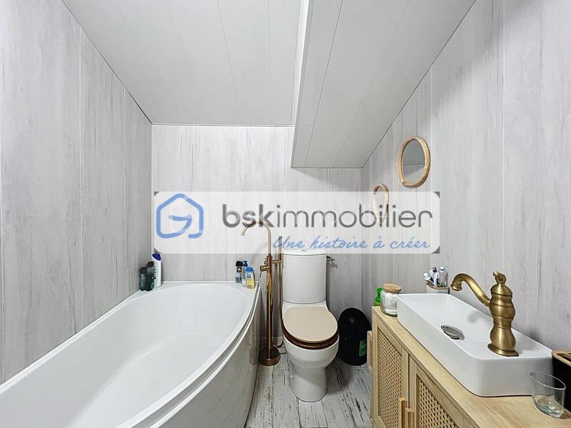 Maison traditionnelle - 100 m² - 7 pièces