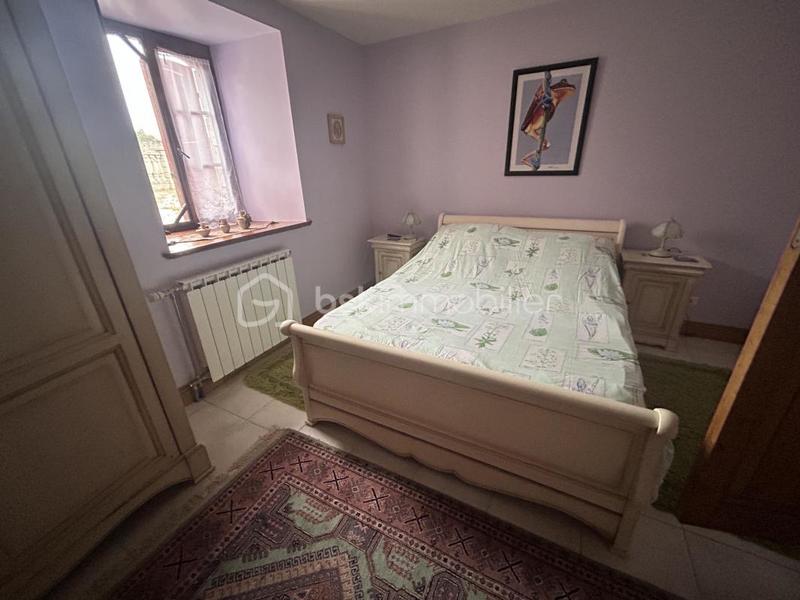 Propriété - 251 m² - 9 pièces