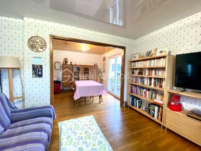 Maison traditionnelle - 125 m² - 6 pièces