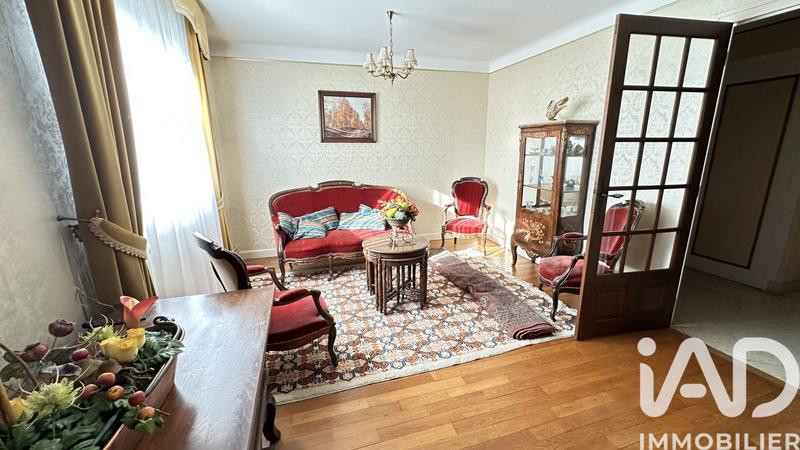 Maison - 228 m² - 9 pièces