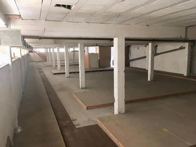 Local commercial - 597 m²