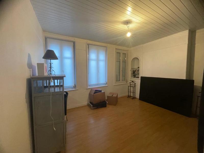 Maison - 238 m² - 11 pièces