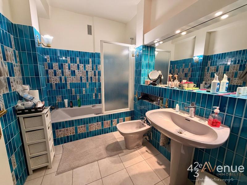 Appartement - 144 m² - 5 pièces