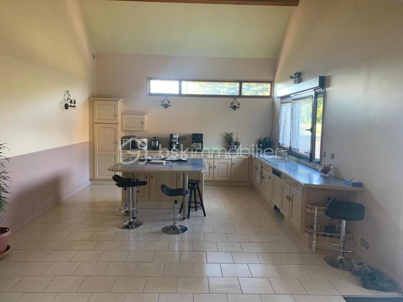 Propriété - 284 m² - 10 pièces