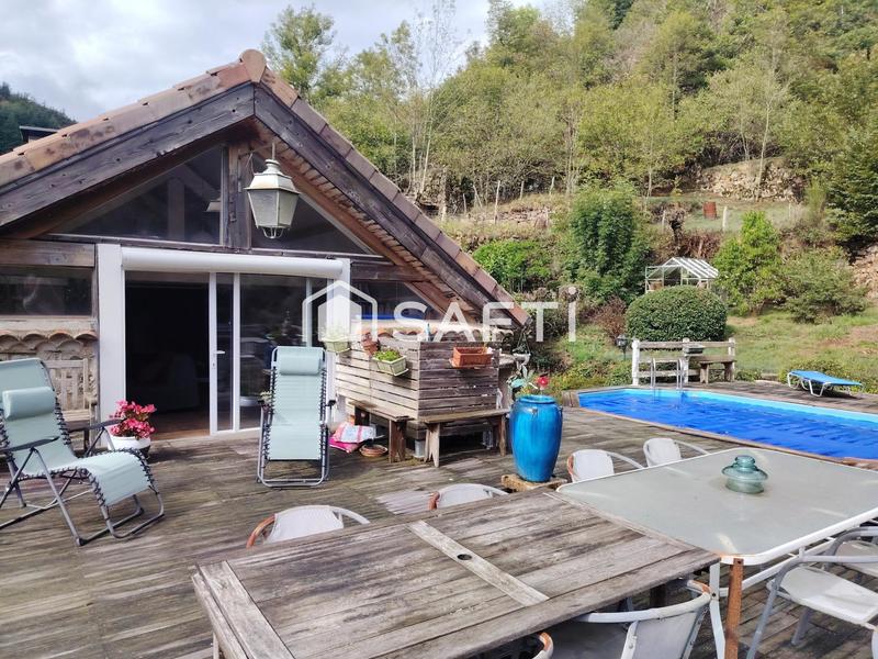 Maison - 263 m² - 8 pièces