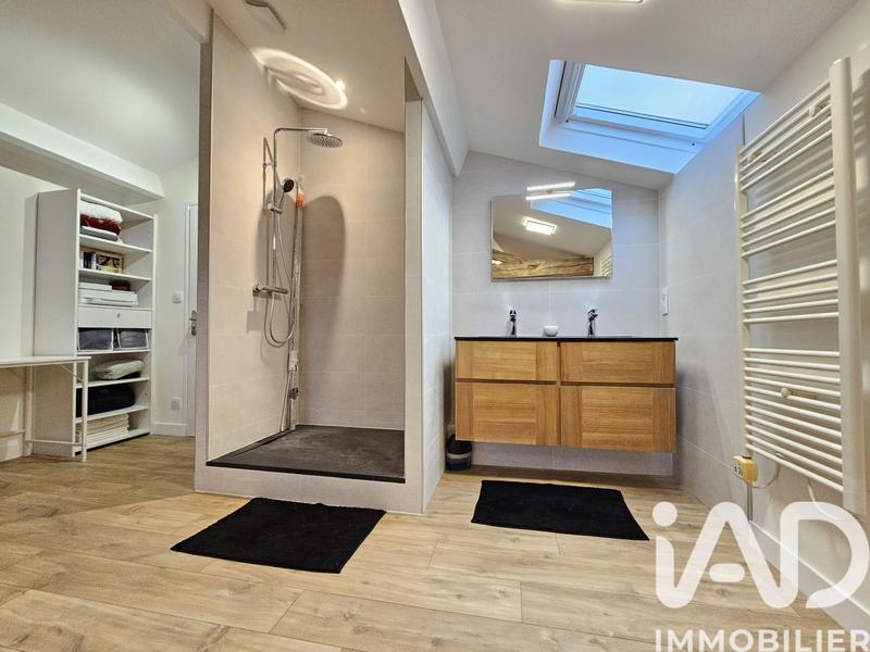 Maison - 196 m² - 7 pièces