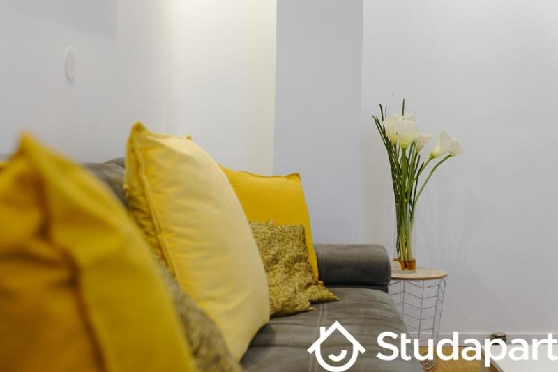 Chambre - 9 m² - 1 pièce