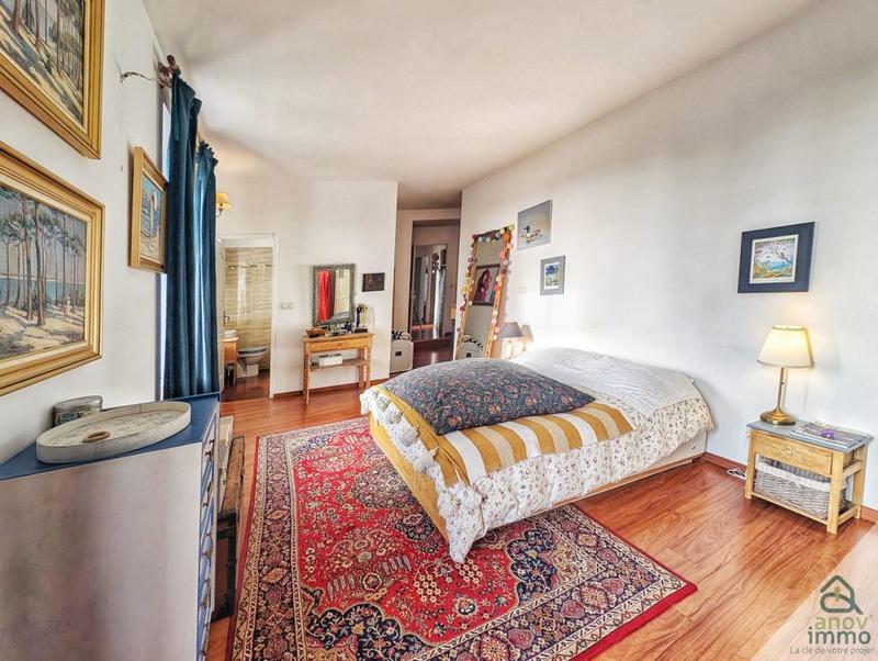 Maison de ville - 234 m² - 9 pièces