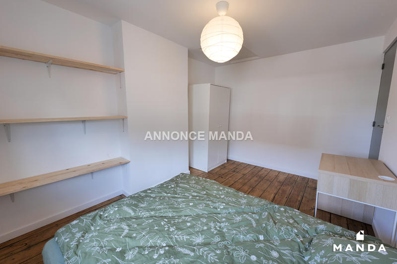 Chambre - 10 m² - 5 pièces