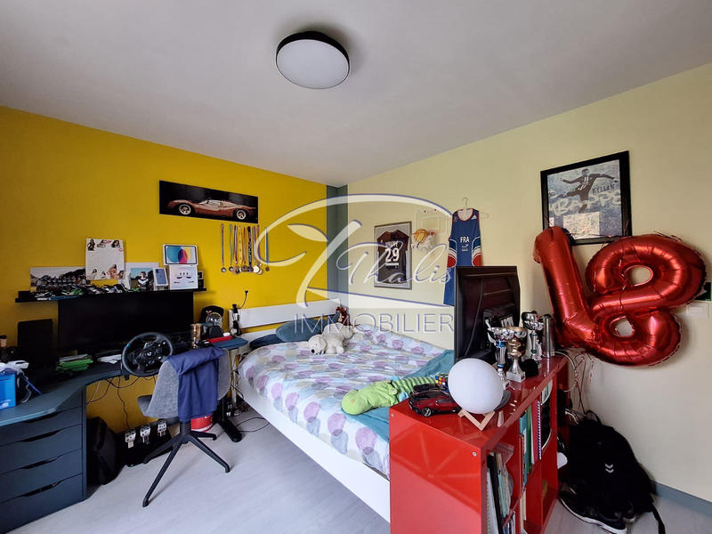 Maison traditionnelle - 179 m² - 7 pièces