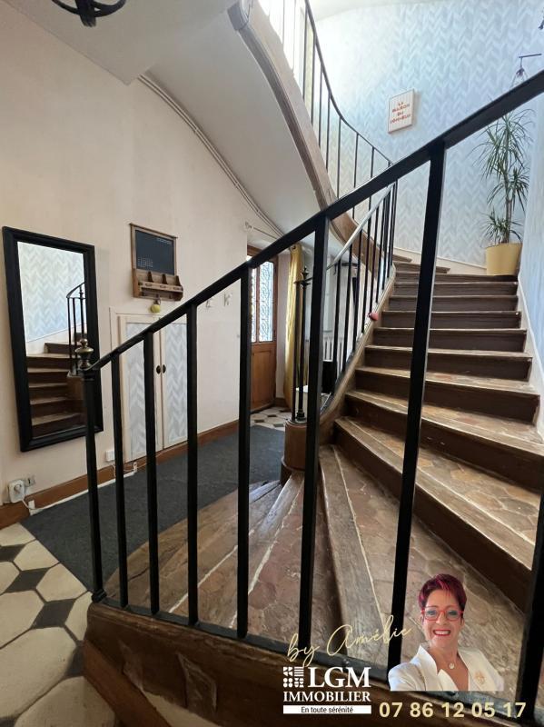 Maison - 230 m² - 6 pièces