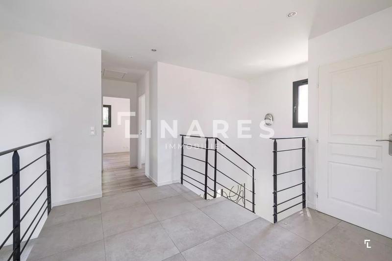 Maison - 185 m² - 5 pièces