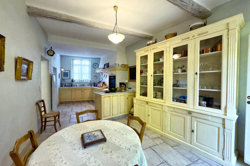 Maison - 310 m² - 10 pièces