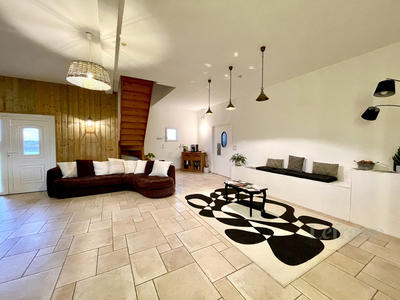 Maison - 300 m² - 10 pièces