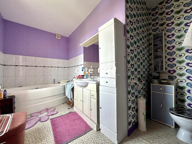 Maison - 200 m² - 9 pièces