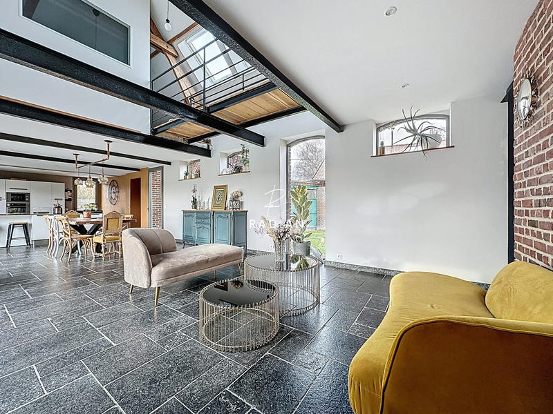 Maison - 212 m² - 5 pièces