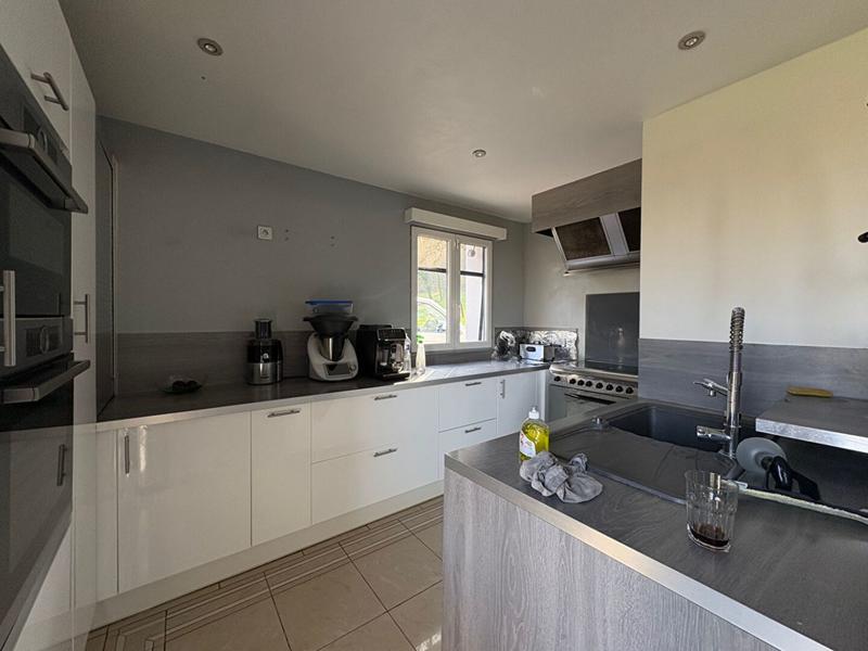 Maison - 201 m² - 8 pièces