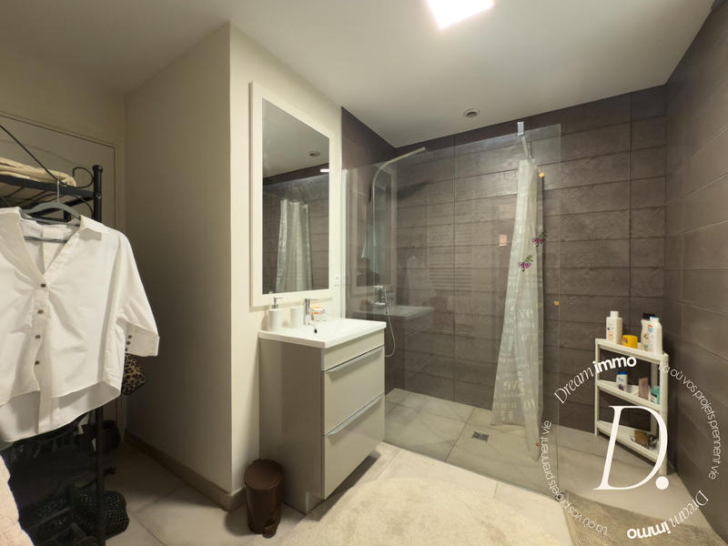 Maison - 260 m² - 7 pièces