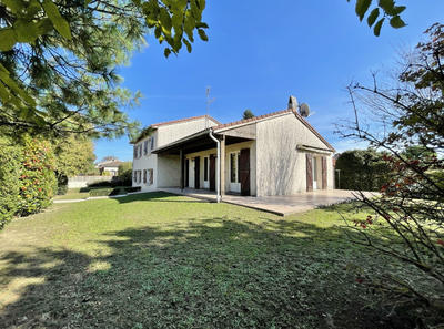 Villa - 137 m² - 7 pièces