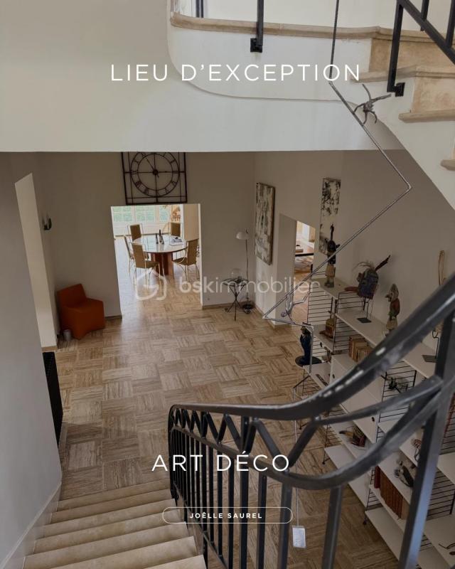 Propriété - 415 m² - 7 pièces