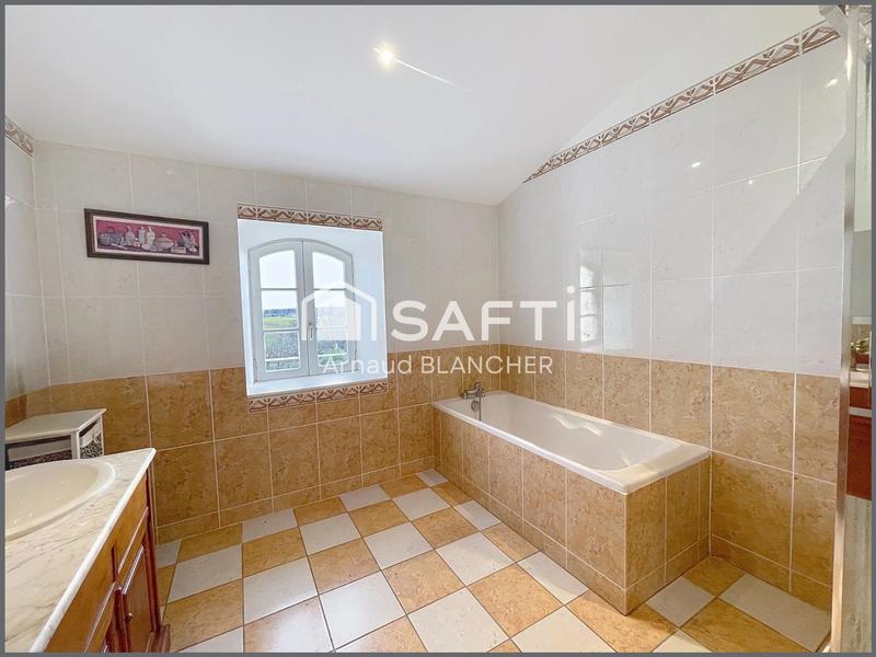 Maison - 294 m² - 9 pièces