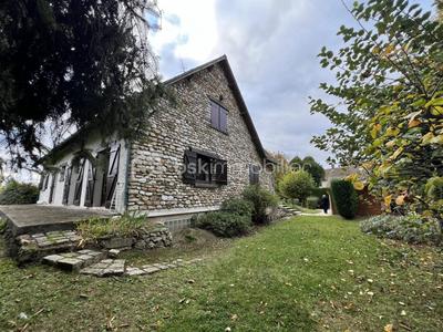 Maison - 232 m² - 8 pièces