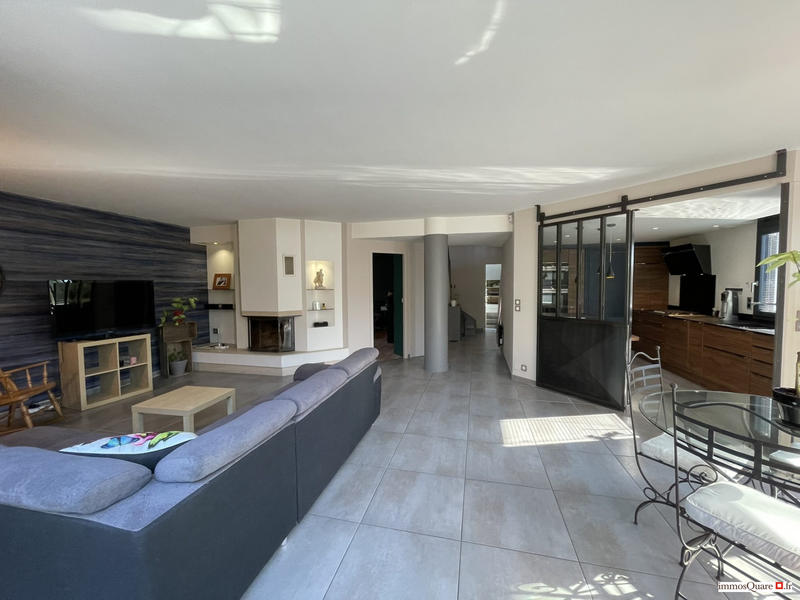 Maison - 180 m² - 6 pièces