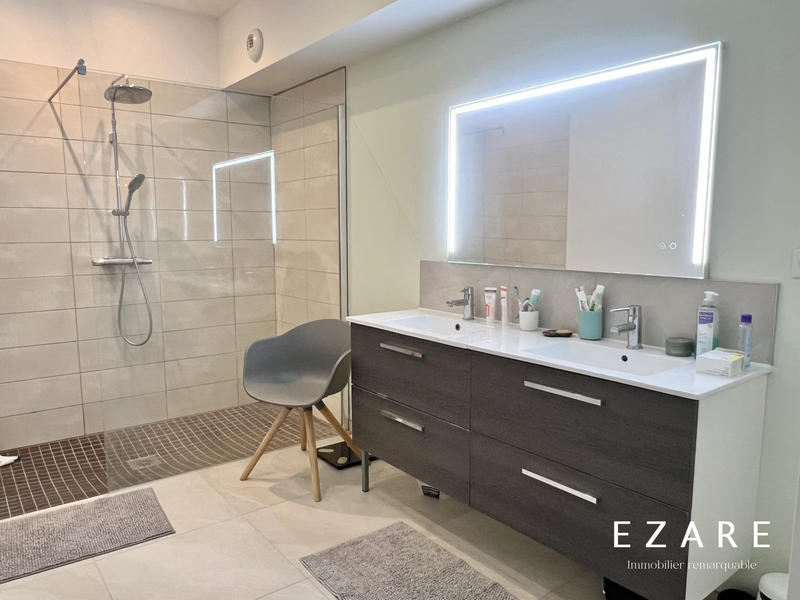 Appartement - 215 m² - 6 pièces